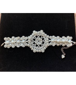 Ručně vyráběný náramek