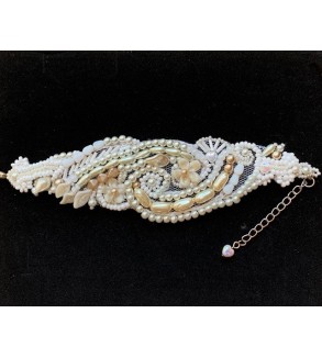 Ručně vyráběný náramek