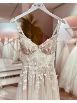 Svatební šaty Kourtney -...