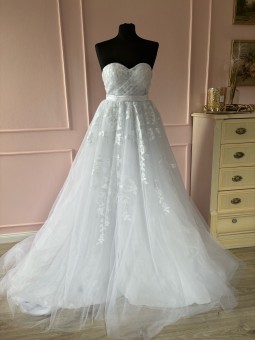 Svatební šaty vel. 32 až 36...