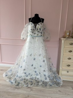 Lorelai prsa 126, pas 118 cm