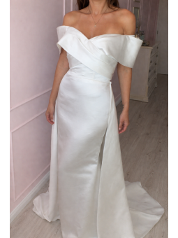 Svatební saténové šaty...